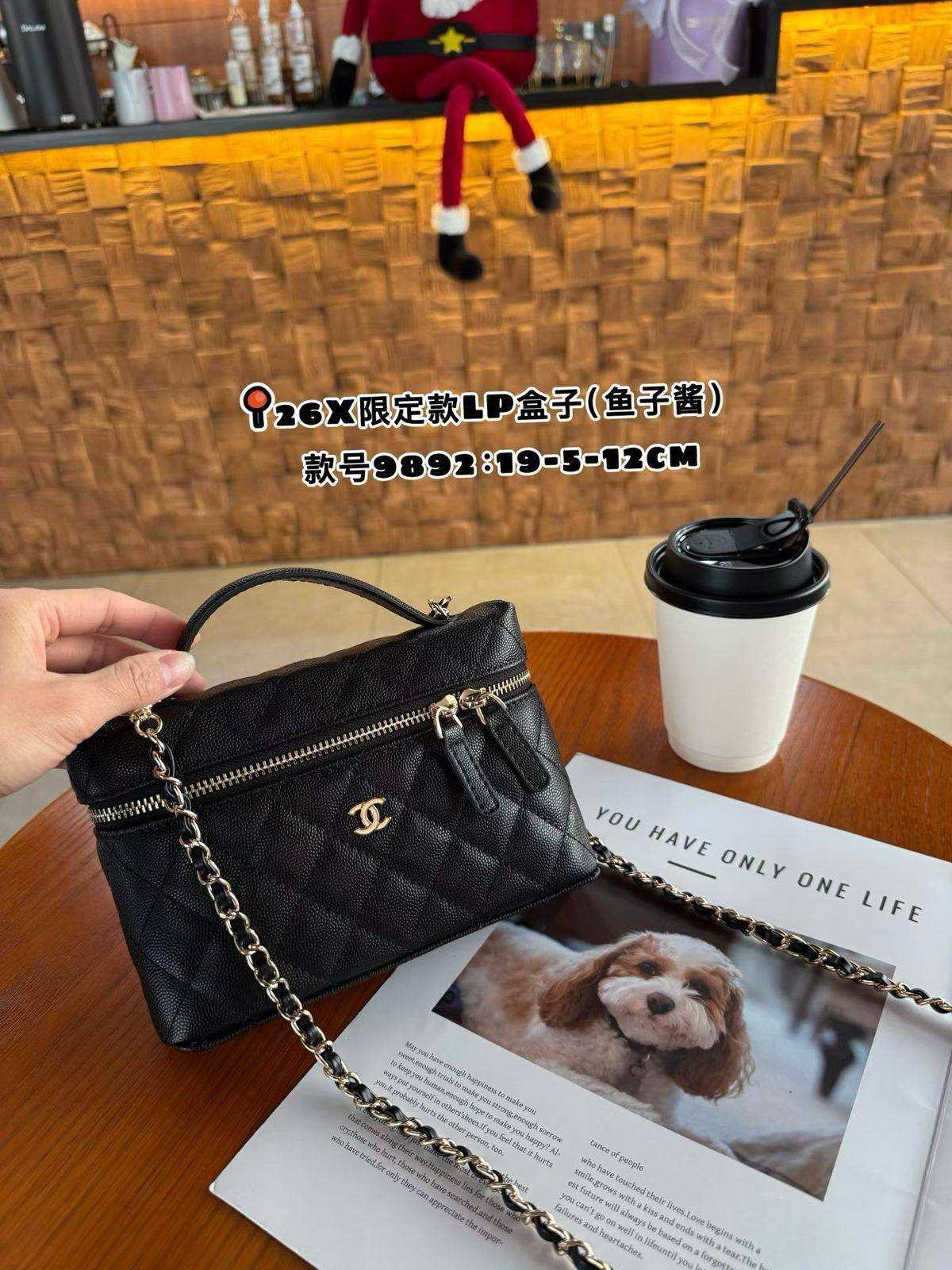 Chanel
Master+++
250 dhs❣️

Zain153
♥️♥️♥️