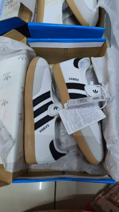 Adidas 

Size 36 to 41 

100 dhs🇦🇪🇦🇪

Zain146
♥️♥️♥️