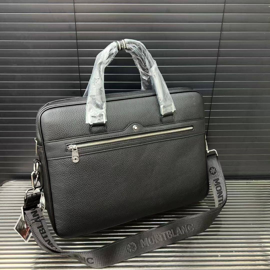 Montblanc Laptop 
bag master quality 

320  DHS

leather

Zain39
♥️♥️♥️