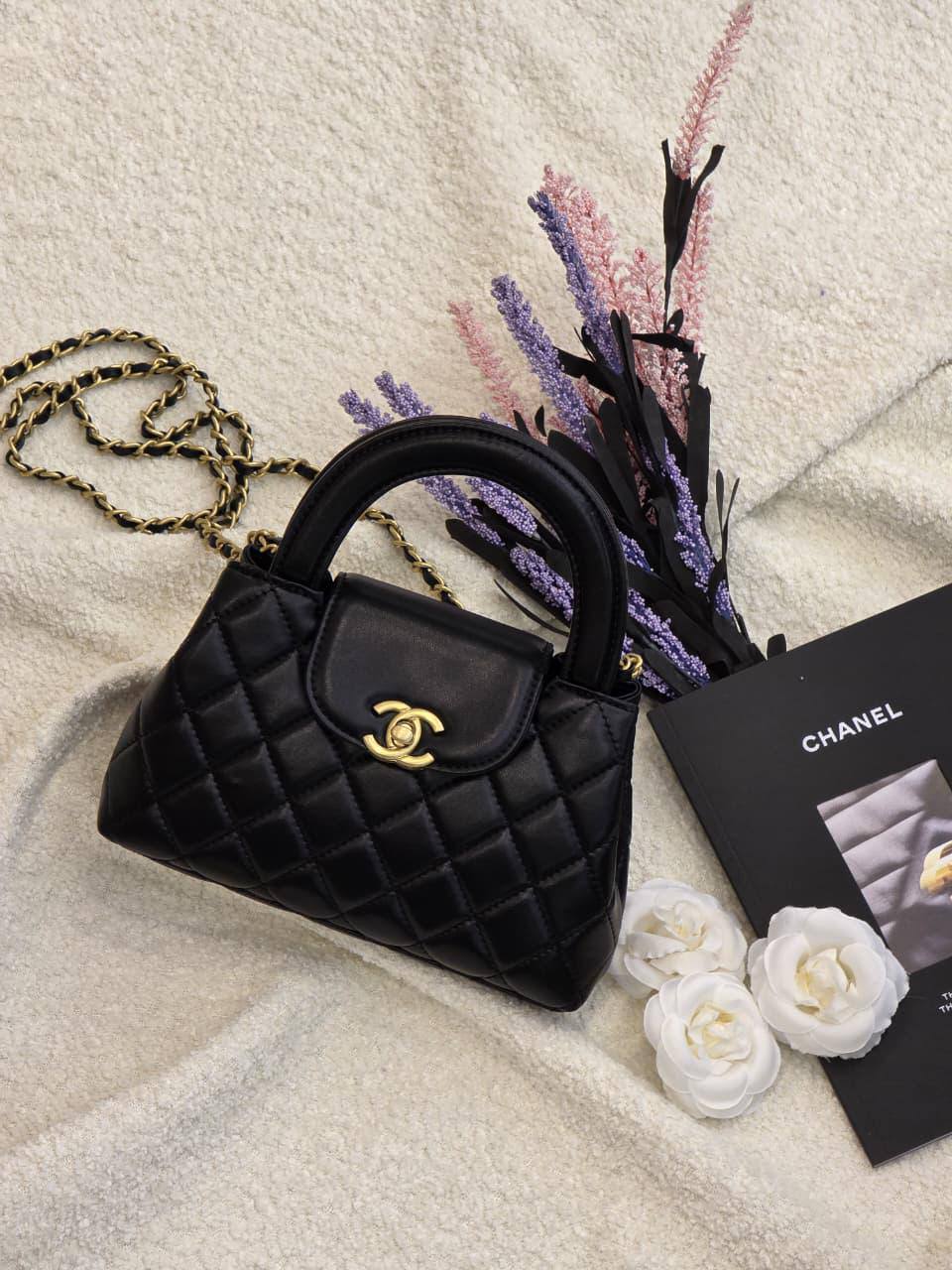 Chanel
         20Cm
240 dhs🪙🌨️

Zain131
♥️♥️♥️