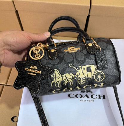 COACH 
COPY ONE 
WITH BOX 
120 dhs💓
20 c m

Zain17
♥️♥️♥️
