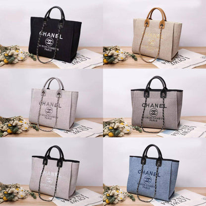 New Chanel, 

good quality, 
size 45 *30 cm 
95 dhs🪙🌨️

Zain12
♥️♥️♥️