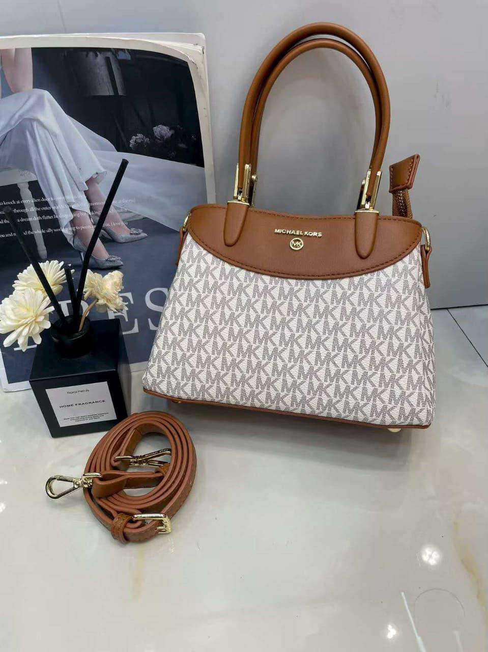 mk 

good quality 
110 dhs🇦🇪🇦🇪

Zain215
♥️♥️♥️