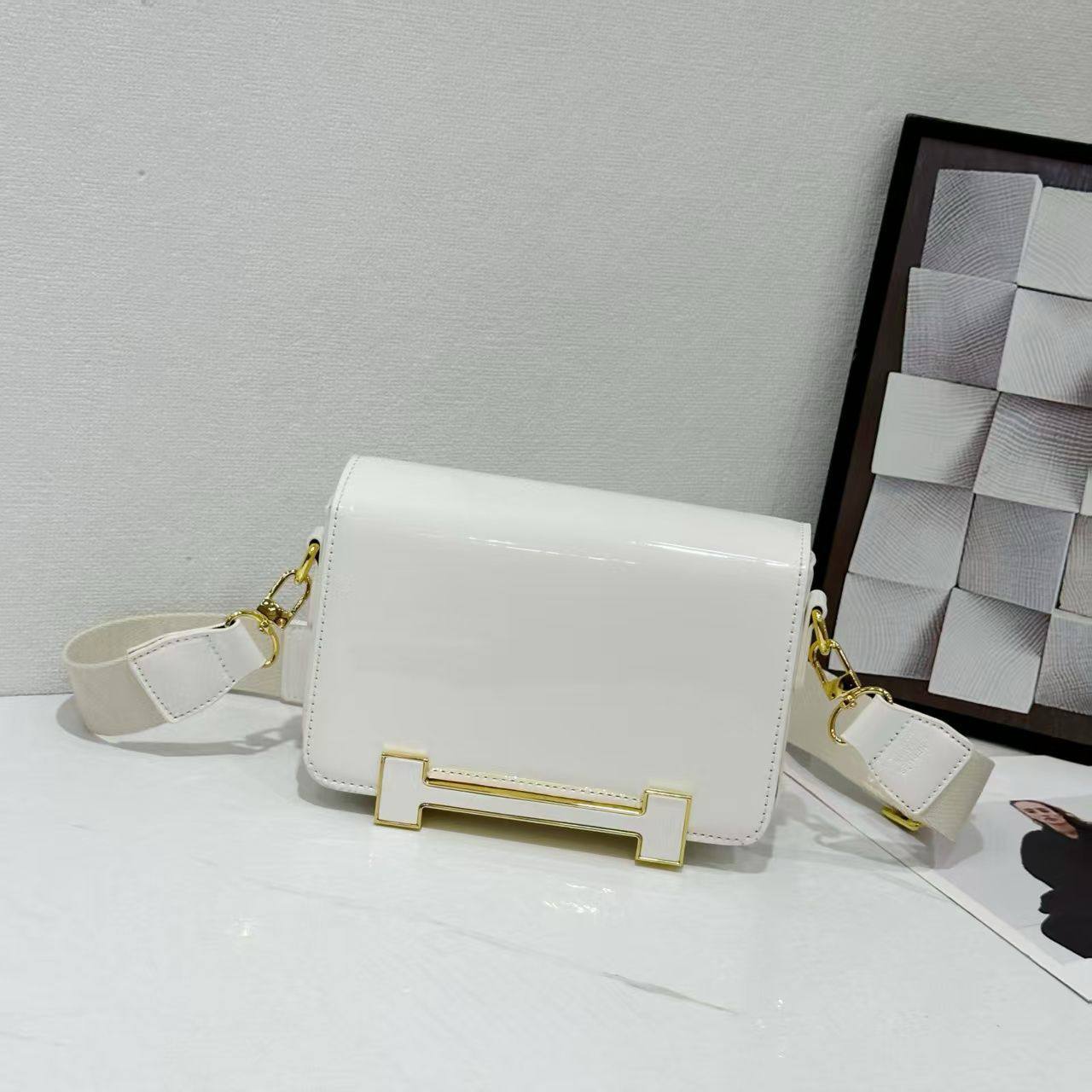 Hermes ✨
Quality 💯

Size20 cm

110 dhs✅

With box 📦

Zain70
♥️♥️♥️