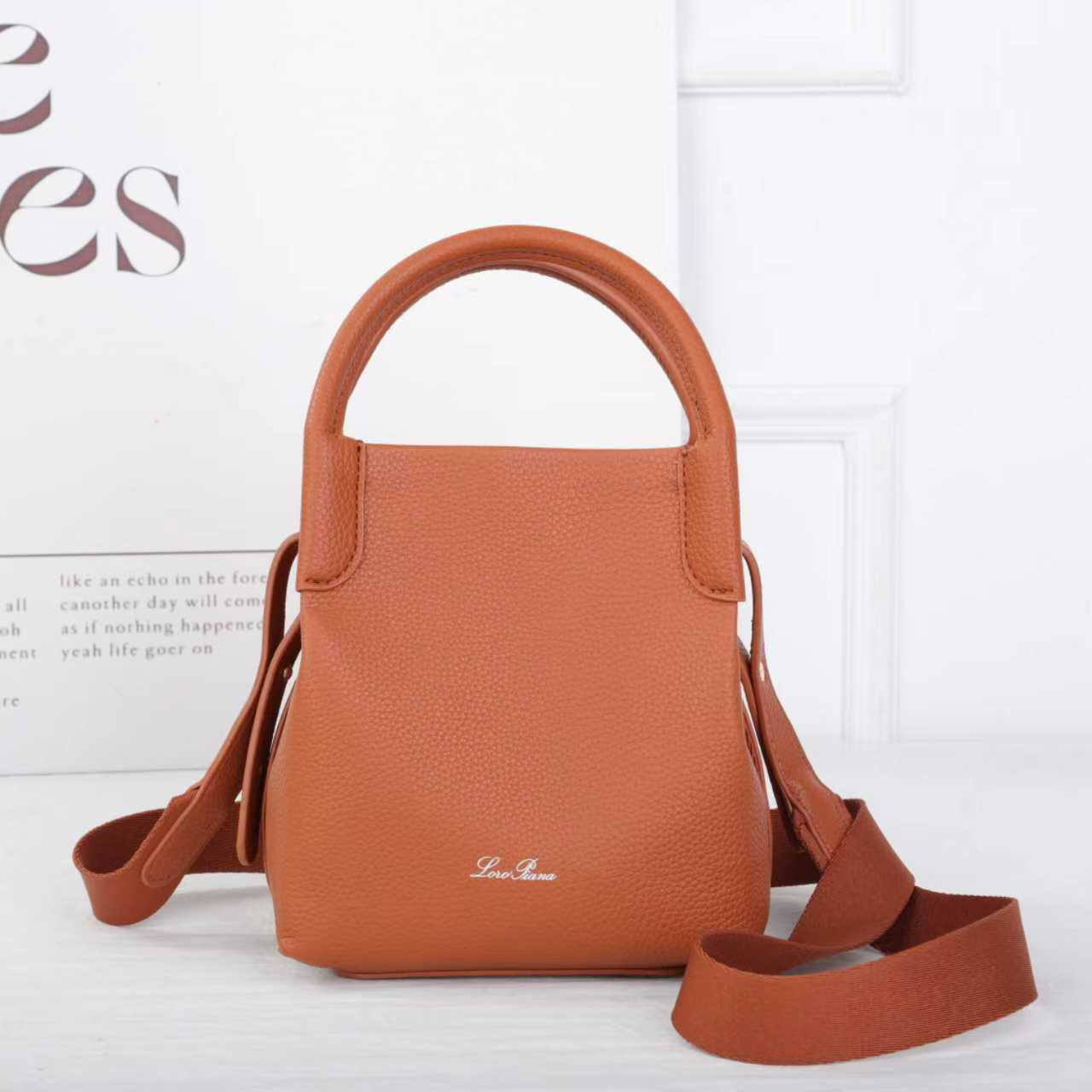 Loro piana 

95 dhs💚 

with box
🎁🎁🎁

Zain235
♥️♥️♥️