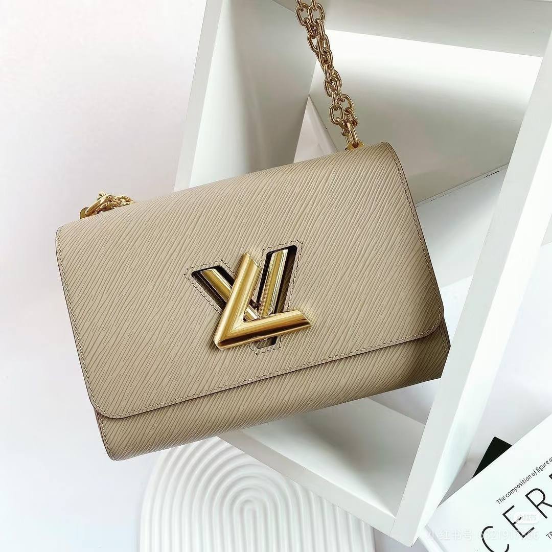 LV
Master🌺
320 dhs✅

Zain10
♥️♥️♥️