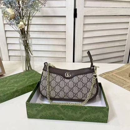 Gucci
90 dhs✅
Good  quality
Size: 19.5cm

with box
🎁🎁🎁

Zain74
♥️♥️♥️