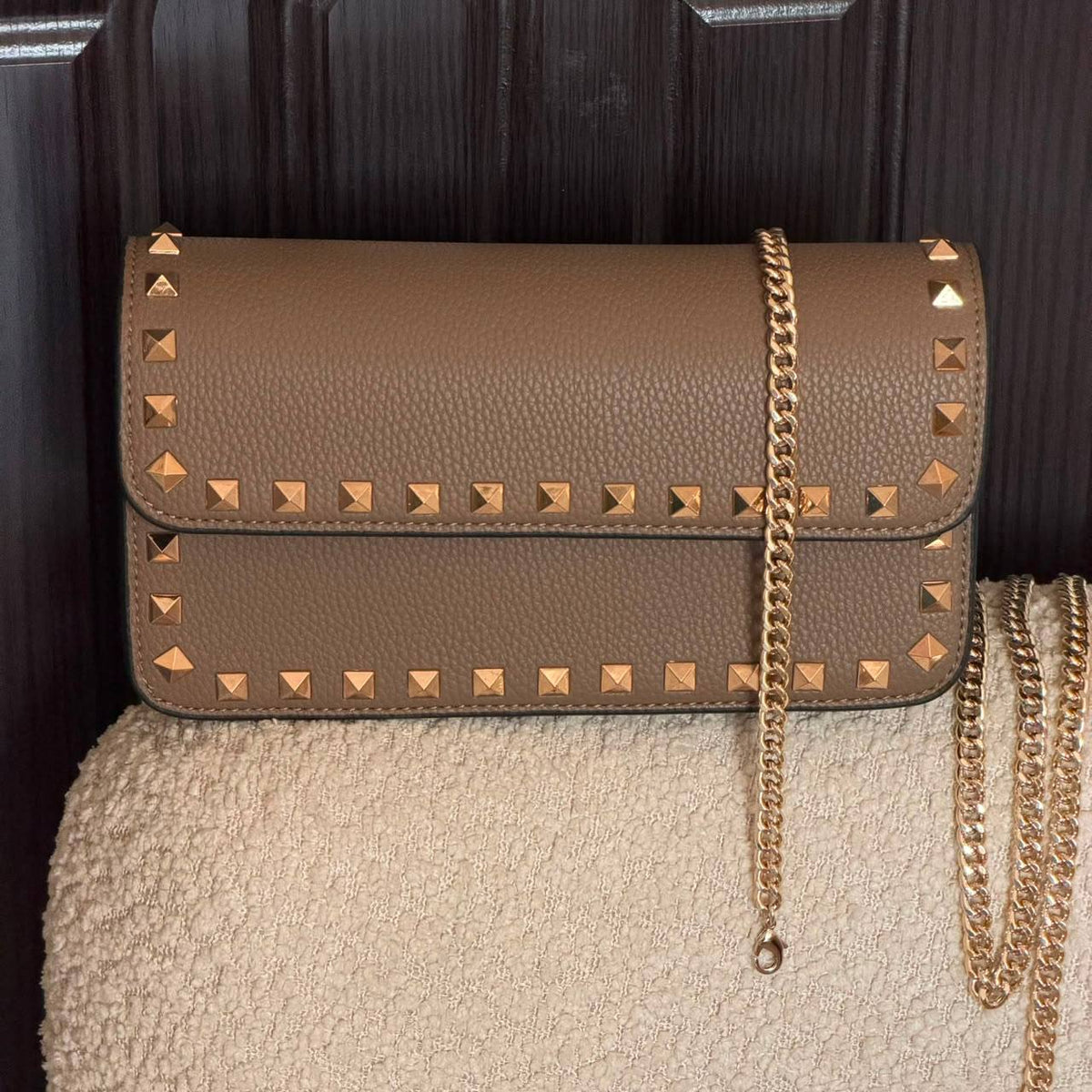 Valentino 


230 dhs

Zain134
♥️♥️🇦🇪