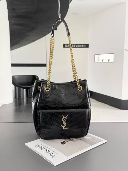 YSL
25cm 100 dhs✅
29CM 110 dhs✅

Zain143
♥️♥️♥️