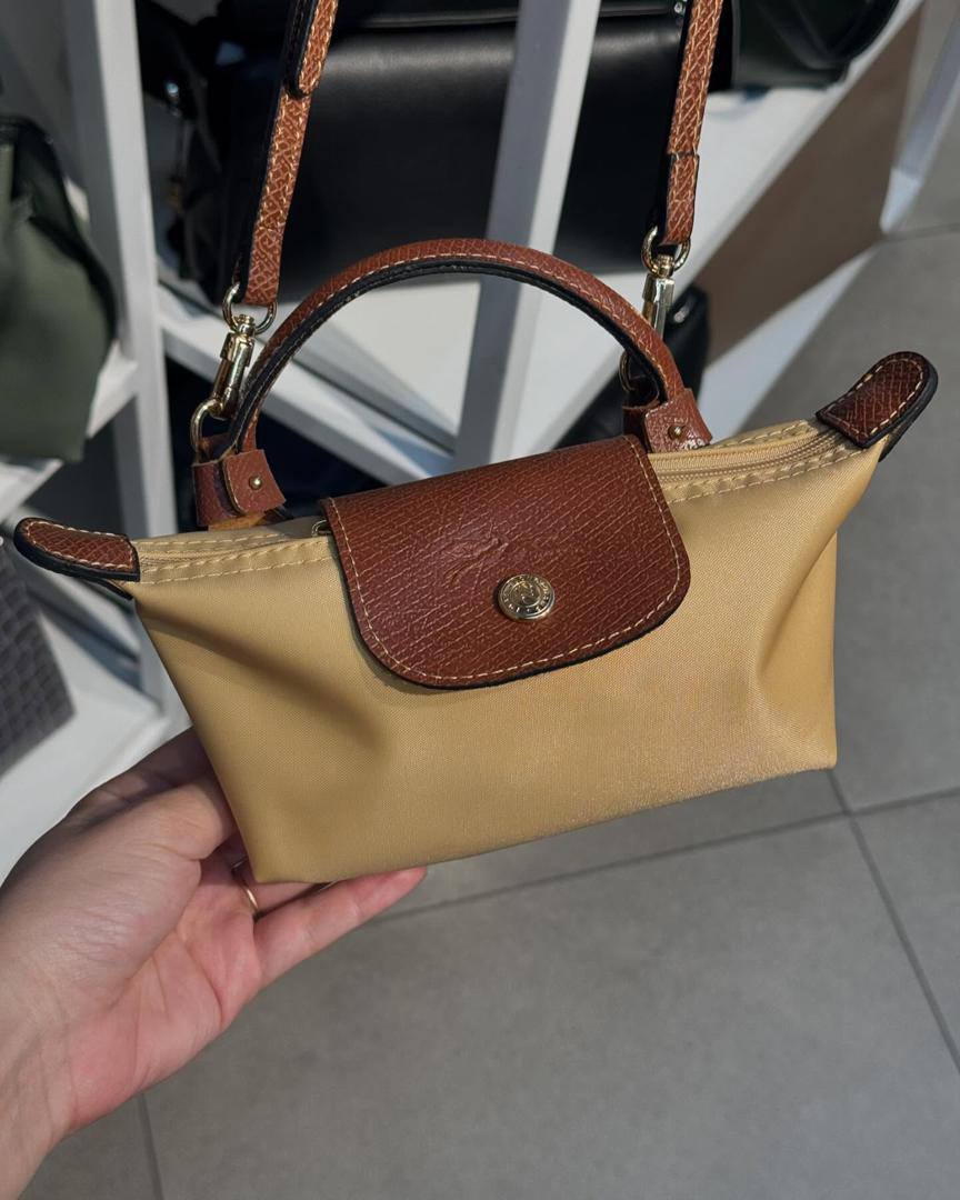 Longchamp
BIG
70 dhs❣️
size 46×19×30cm
Medium
60 dhs❣️
size 36×24×14cm
SMALL
50 dhs❣️
size 20×8.5×14cm

Zain41
♥️♥️♥️