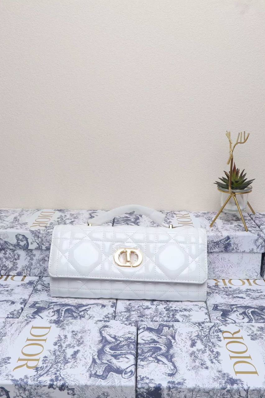 Dior
withbox 
100 dhs🇦🇪🇦🇪

Zain143
♥️♥️♥️