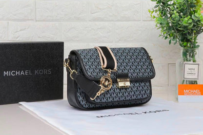 MK 
 GOOD QUALITY
85 dhs✅

Zain39
♥️♥️♥️