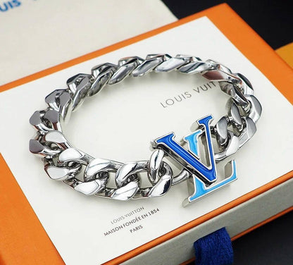 LV 
Master Bracelet 
90 dhs🪙🌨️

Zain32
♥️♥️♥️