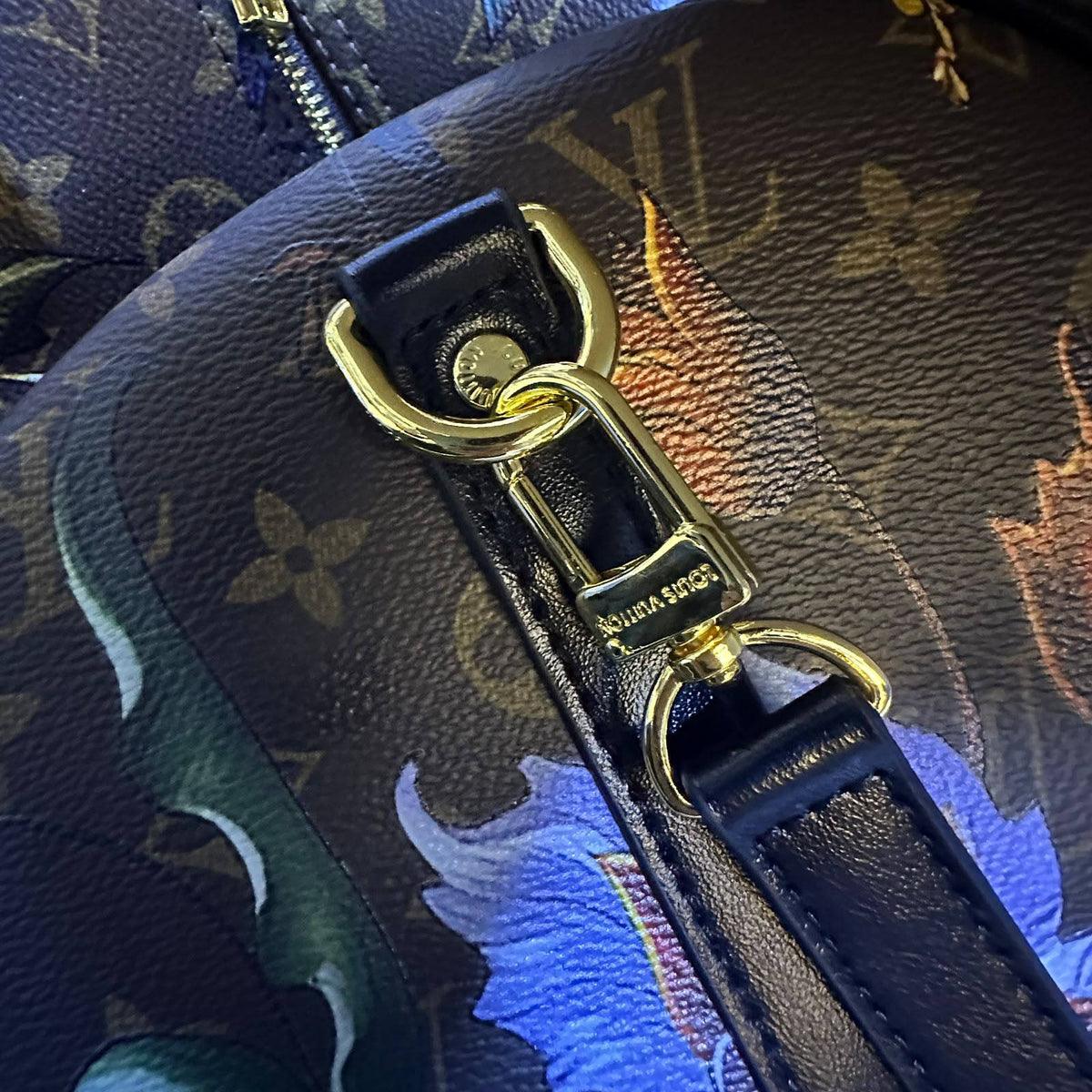 LV

TRAVLLING BAG 
NEW DESIGN 

MASTER QUALITY
285 dhs🇦🇪🇦🇪

Zain295
Zain39
♥️♥️♥️