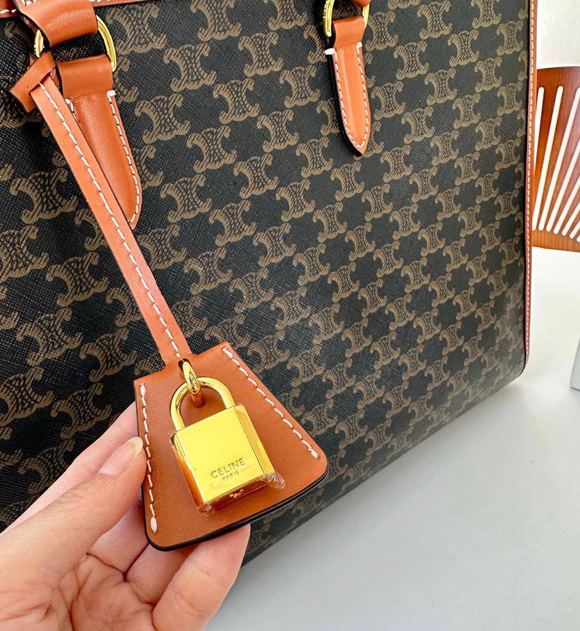 CELINE NEW CAME GOOD QUALITY 
105 dhs🇦🇪🇦🇪

Zain295
♥️♥️♥️