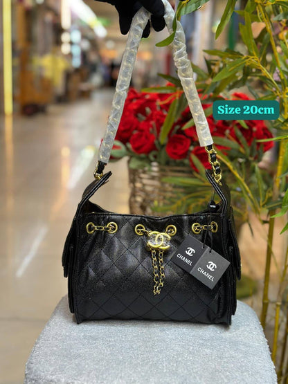 Chanel
Good quality 
with box 
120 dhs✅

Zain186
♥️♥️♥️