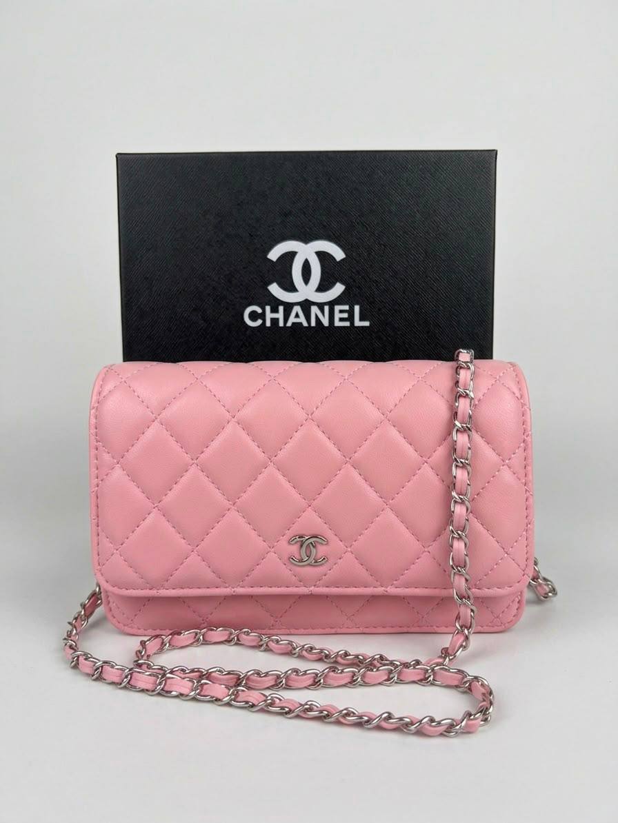 Chanel
High quality 
With box 
100 dhs✅

Zain50
♥️♥️♥️