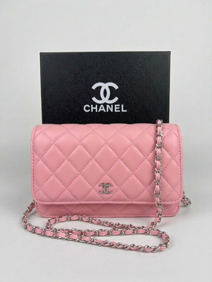 Chanel
High quality 
With box 
100 dhs✅

Zain50
♥️♥️♥️