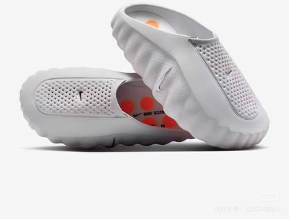 Nike Slippers, High Quality 
Size 36 To 45
160 dhs✅

Zain120
♥️♥️♥️