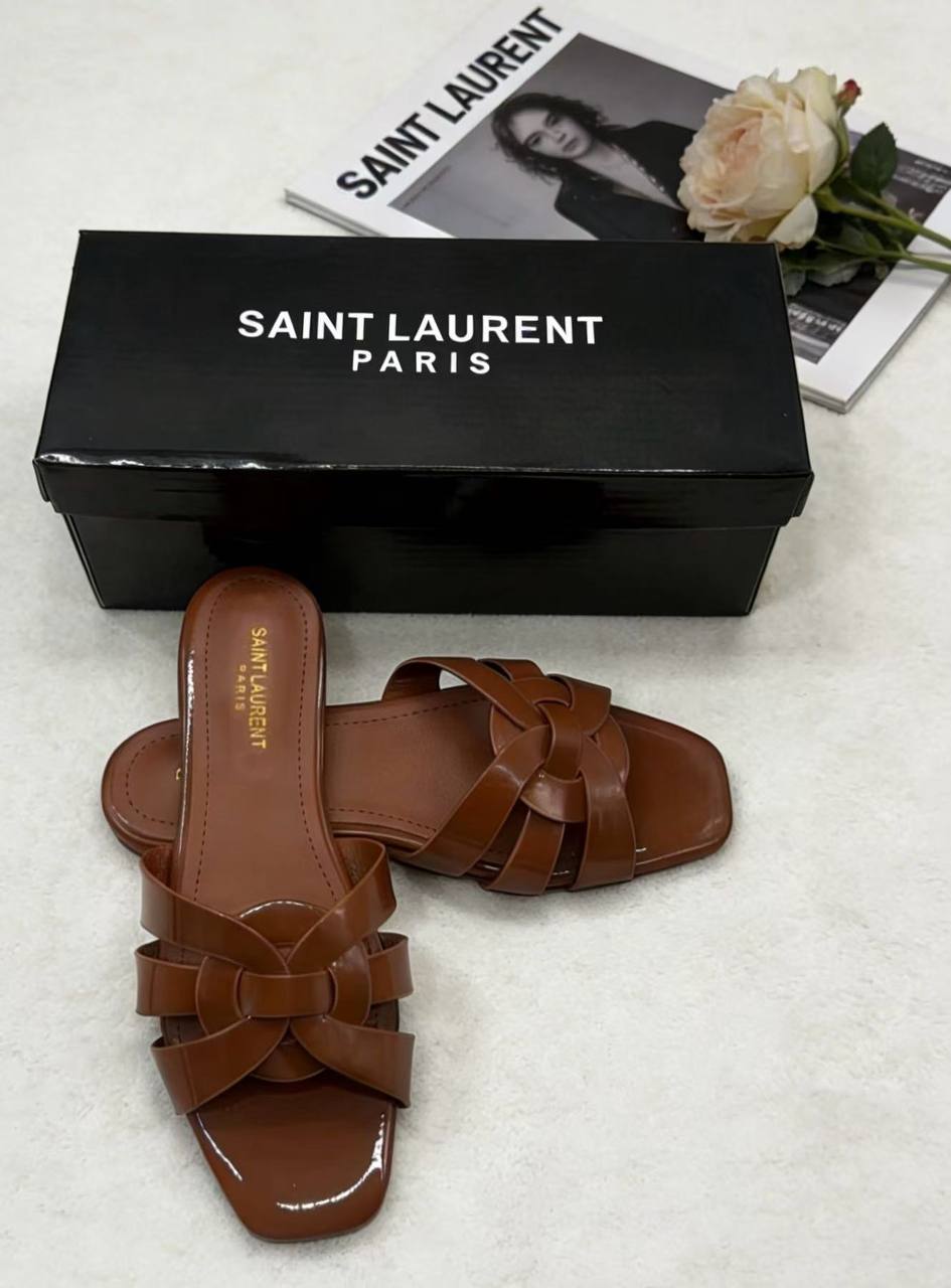 Slippers
60 dhs🇦🇪

Zain22
♥️♥️♥️