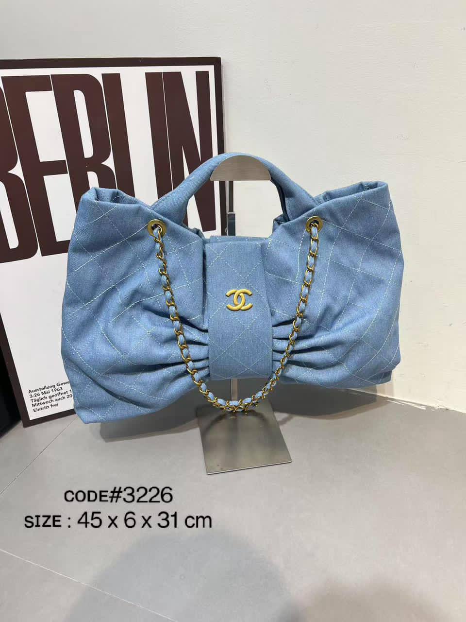 CHANEL ʙᴏᴡ ʙᴀɢ
ᴛᴏᴛᴇ sʜᴏᴜʟᴅᴇʀ ʙᴀɢ
sᴜᴀᴅᴇ, ᴅᴇɴɪᴍ, ʟᴀᴍʙsᴋɪɴ ᴍᴀᴛᴇʀɪᴀʟ
ɢᴏʟᴅ ʜᴀʀᴅᴡᴀʀᴇ
ᴄʜᴀɪɴ ʙᴇʟᴛ sᴛʀᴀᴘ
sɪᴢᴇ: 45 cm

80 dhs🪙🌨️

Zain31
♥️♥️♥️