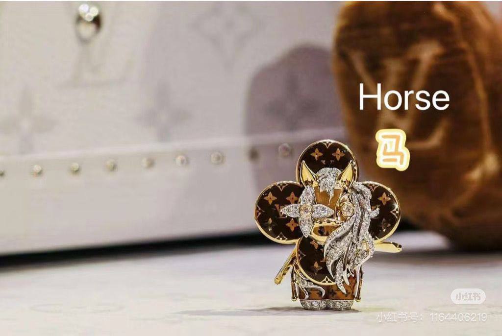 LV
Key Chain ❤️‍🔥
Master quality 💯
With normal boxes 🗃️ 
50 dhs💓
With master box 📦 
60 dhs💓

Zain216
♥️♥️♥️