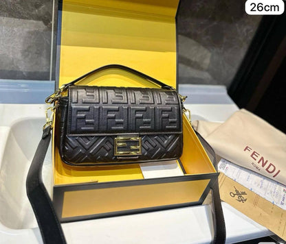 Fendi Baguette
1️⃣ First Quality +🎁
Size : 26 * 14 cm
80 dhs✅
with box 🎁

Zain115
♥️♥️♥️