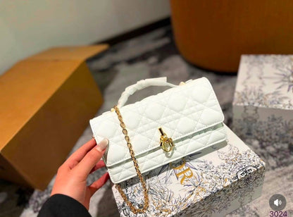Dior
105 dhs🇦🇪🇦🇪
good-quality with box

Zain35
♥️♥️♥️