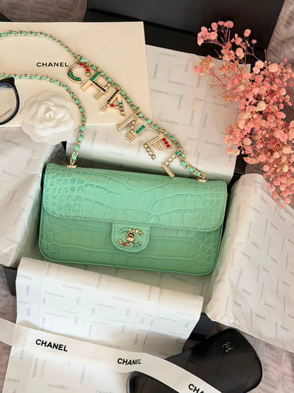 Chanel

240 dhs

Zain134
♥️♥️♥️