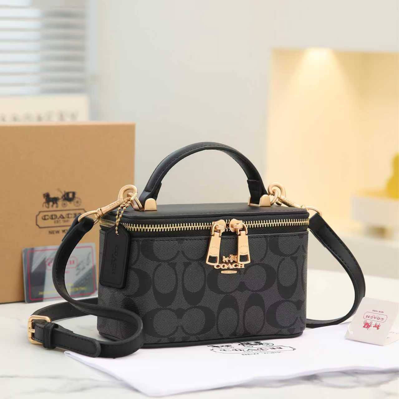 Coach

withbox 
🎁🎁🎁

95 dhs💓

Zain143
♥️♥️♥️