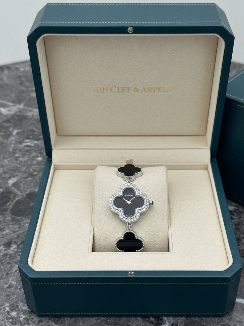 VAN CLEEF&ARPELS🆕 LADIES 
GOOD QUALITY 💯
60 dhs🪙💚

Zain133
♥️♥️♥️