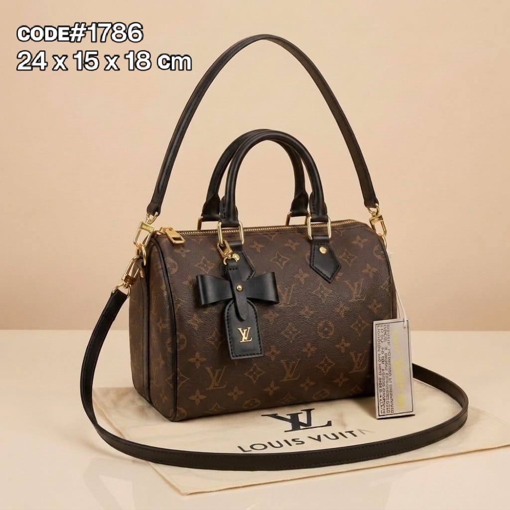 LV
sᴘᴇᴇᴅʏ ᴍᴏɴᴏɢʀᴀᴍ
ᴅɪsᴛɪɴᴄᴛɪᴠᴇ ᴅᴇᴄᴏʀᴀᴛɪᴠᴇ
ʙᴏᴡ ᴄʜᴀʀᴍ ᴀᴛᴛᴀᴄʜᴇᴅ
ᴡɪᴛʜ ʟᴏɴɢ & sʜᴏʀᴛ sᴛʀᴀᴘ
ɢᴏʟᴅ ʜᴀʀᴅᴡᴀʀᴇ
sɪᴢᴇ : 24 cm

75 dhs🇦🇪🇦🇪

Zain31
♥️♥️♥️