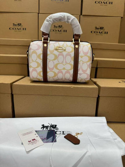 Coach
100 dhs🇦🇪🇦🇪
with box
size 20cm

Zain26
♥️♥️♥️