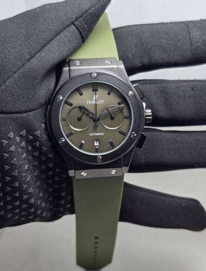 Hublot men
*Chronograph working*
90 dhs🗽

Zain29
♥️♥️♥️
