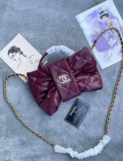 Chanel
105 dhs🇦🇪

with box

size 24×5×15cm

Zain213
♥️♥️♥️