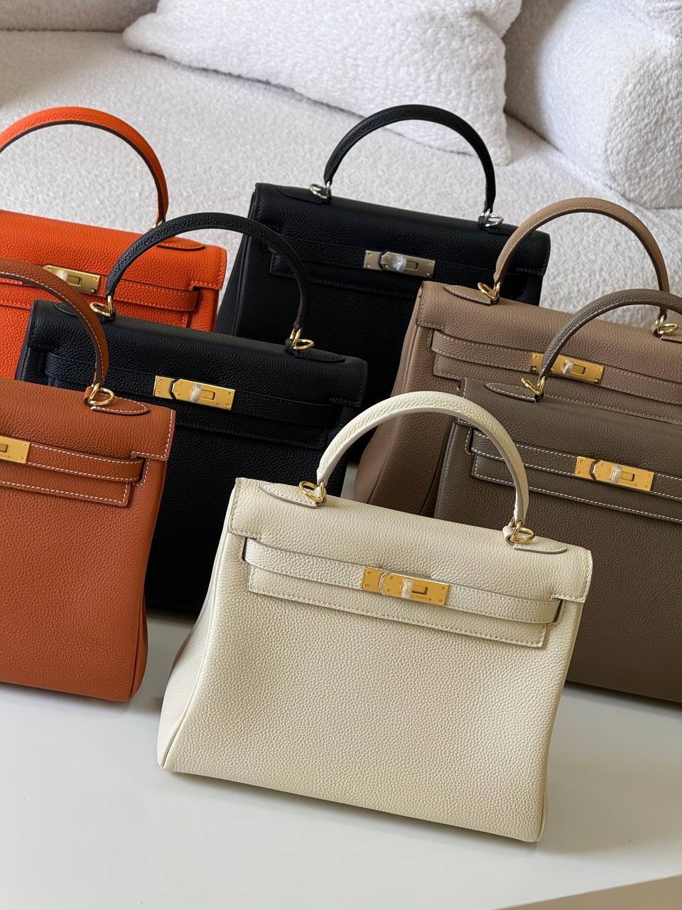 Hermes kelly togo 28cm💕
master quality😍

with box❤️
🎁🎁🎁

400 dhs🪙💕

Zain52
♥️♥️♥️