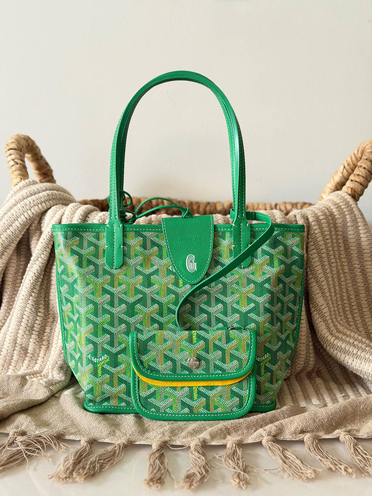 Goyard 
Vipp quality 
Size: 21 cm

For Price 👇 WhatsApp✅
0568585901 
0507557372
0552275751 Owner Zain 👌

Zain315
♥️♥️♥️