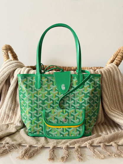 Goyard 
Vipp quality 
Size: 21 cm

For Price 👇 WhatsApp✅
0568585901 
0507557372
0552275751 Owner Zain 👌

Zain315
♥️♥️♥️