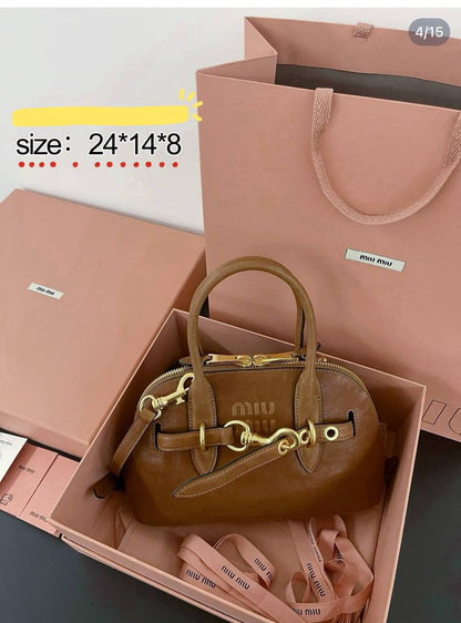 Miu Miu
with box
90 dhs✅

Zain38
♥️♥️♥️