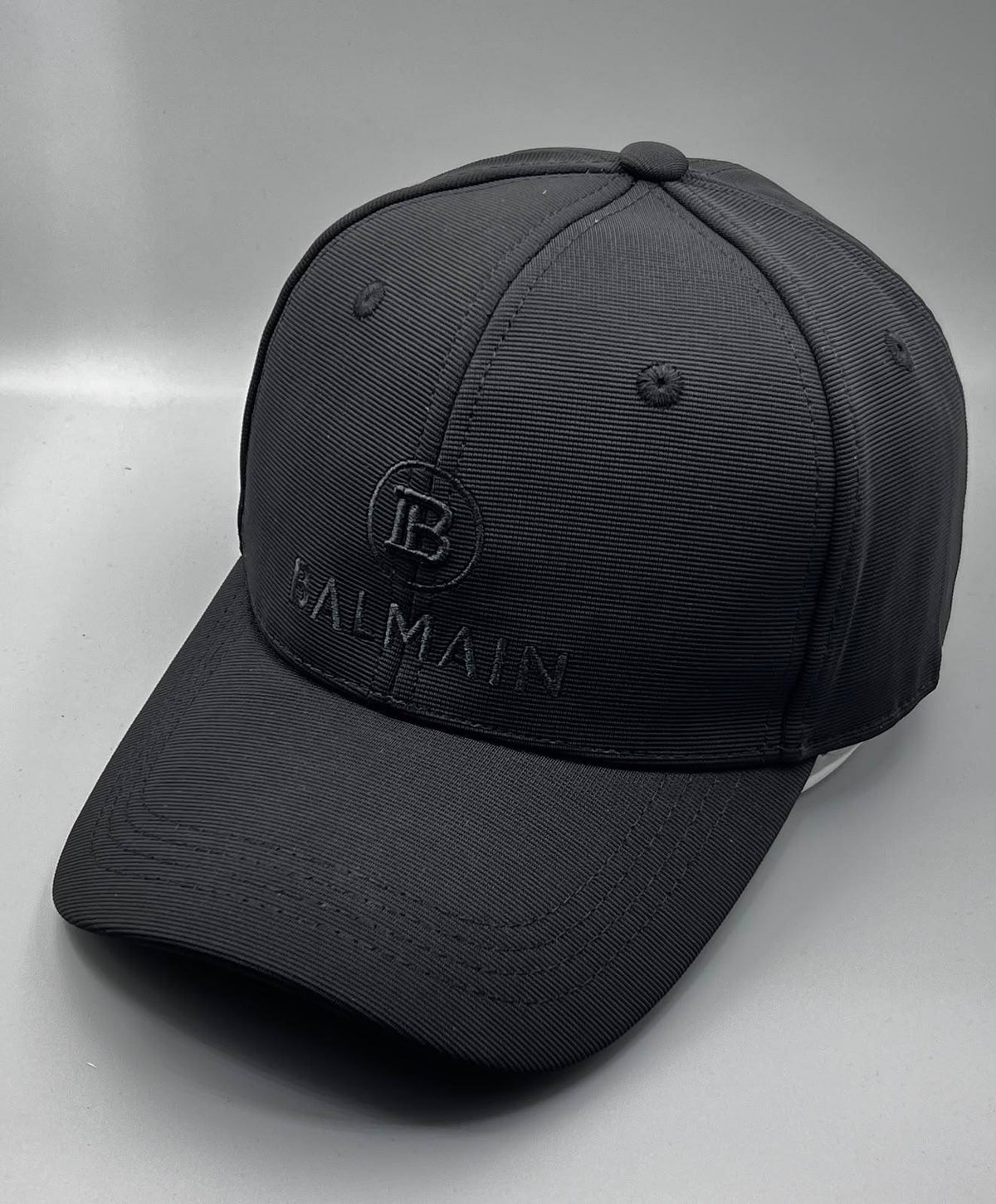 Caps

Gucci
LA
Balenciaga
Versace 
Balman
Dior
Dakley
Tommy


35 dhs🇦🇪🇦🇪

Zain182
♥️♥️♥️