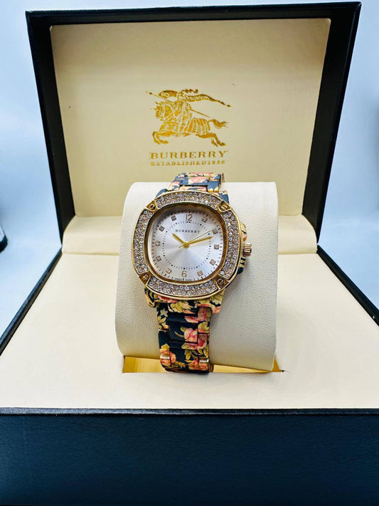BURBERRY Ladies 
55 dhs🪙🌨️

Zain08
♥️♥️♥️