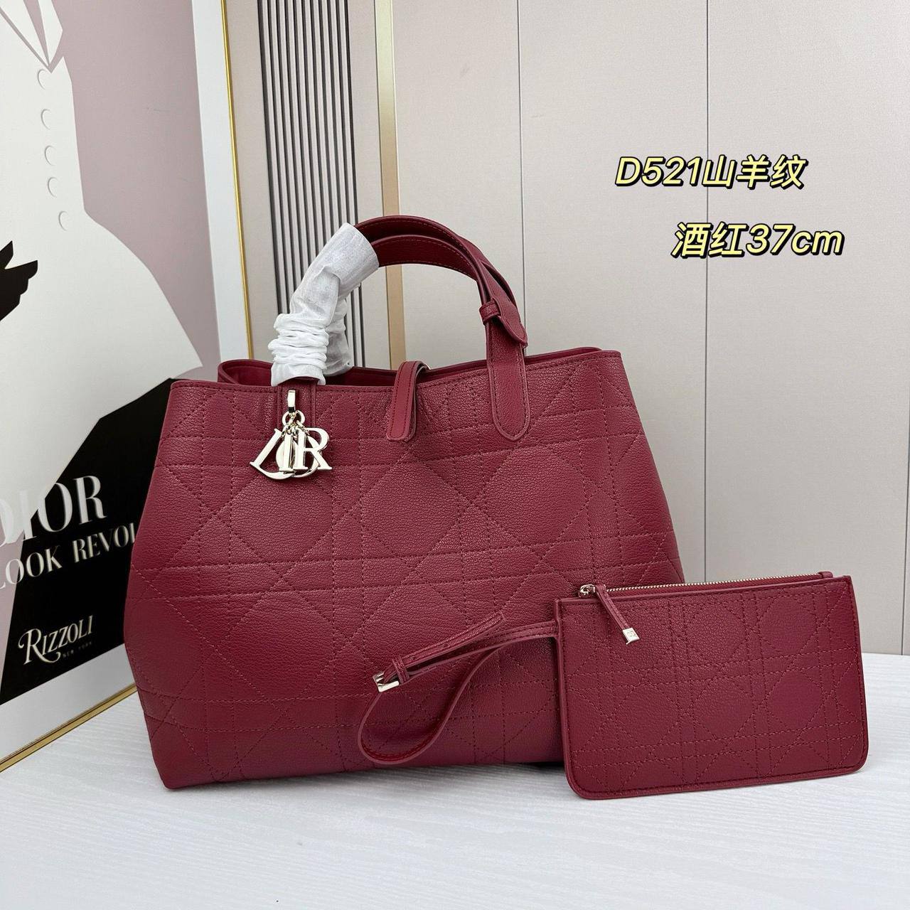 Dior - Master

27cm🤗 
340 dhs❣️

Zain228
♥️♥️♥️