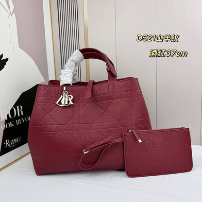 Dior - Master

27cm🤗 
340 dhs❣️

Zain228
♥️♥️♥️