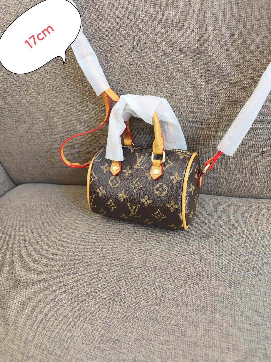 Mixed brands
Coach
Chanel
Lv
Hermes


with box
New high quality

95 dhs🇦🇪🇦🇪

Zain26
♥️🇦🇪🇦🇪