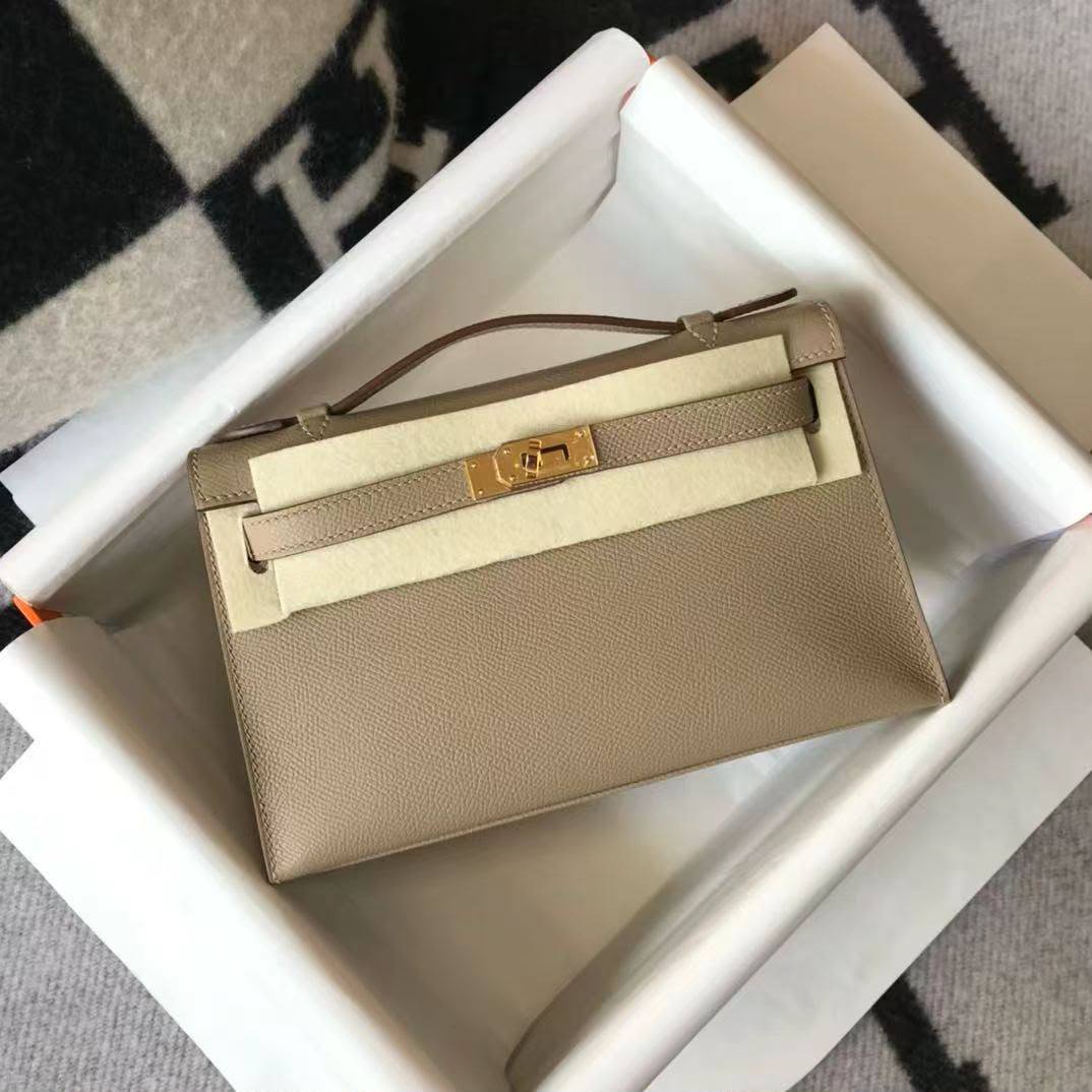 Hermes pochette 21cm💥master quality ✅with box 📦 
340 dhs🇦🇪🇦🇪

Zain52
♥️♥️♥️