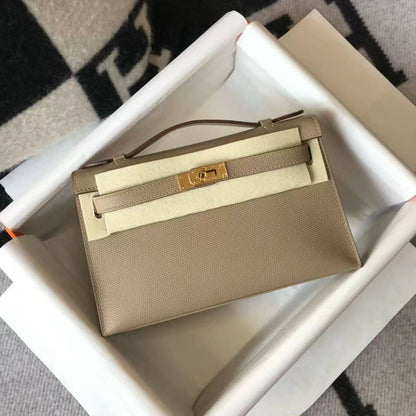 Hermes pochette 21cm💥master quality ✅with box 📦 
340 dhs🇦🇪🇦🇪

Zain52
♥️♥️♥️