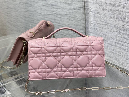 Dior My Dior Mini Bag
*Size 21 cm*
For Price 👇 WhatsApp✅
0568585901 
0507557372
0552275751 Owner Zain 👌

Zain274
♥️♥️♥️