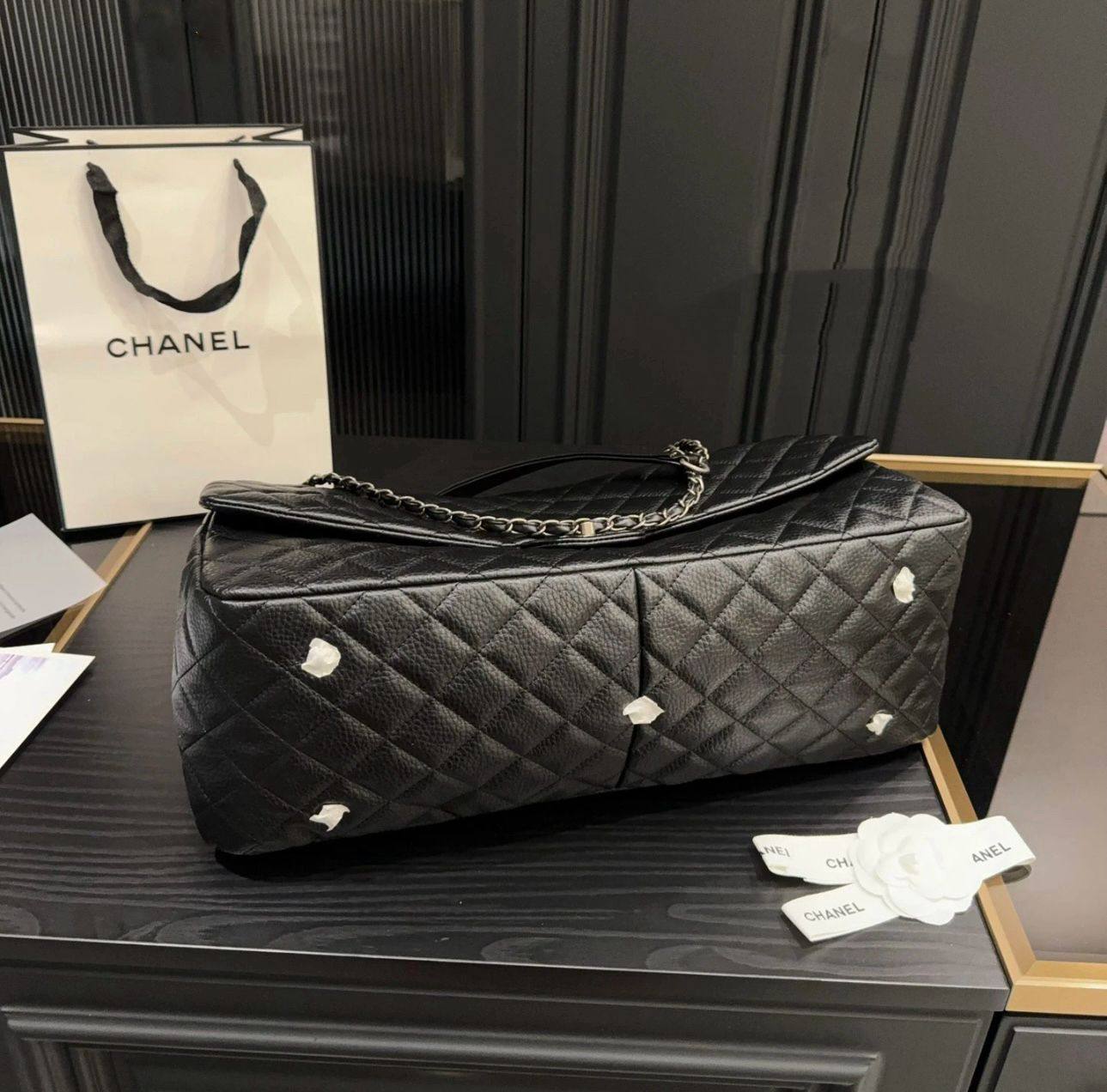 CHANEL 
COPY ONE NEW CAME 
215 dhs❣️

Zain39
♥️♥️♥️