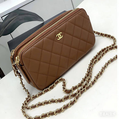 Chanel

90 dhs❣️ 

with box
🎁🎁🎁

size ，cm21

Zain26
♥️♥️♥️