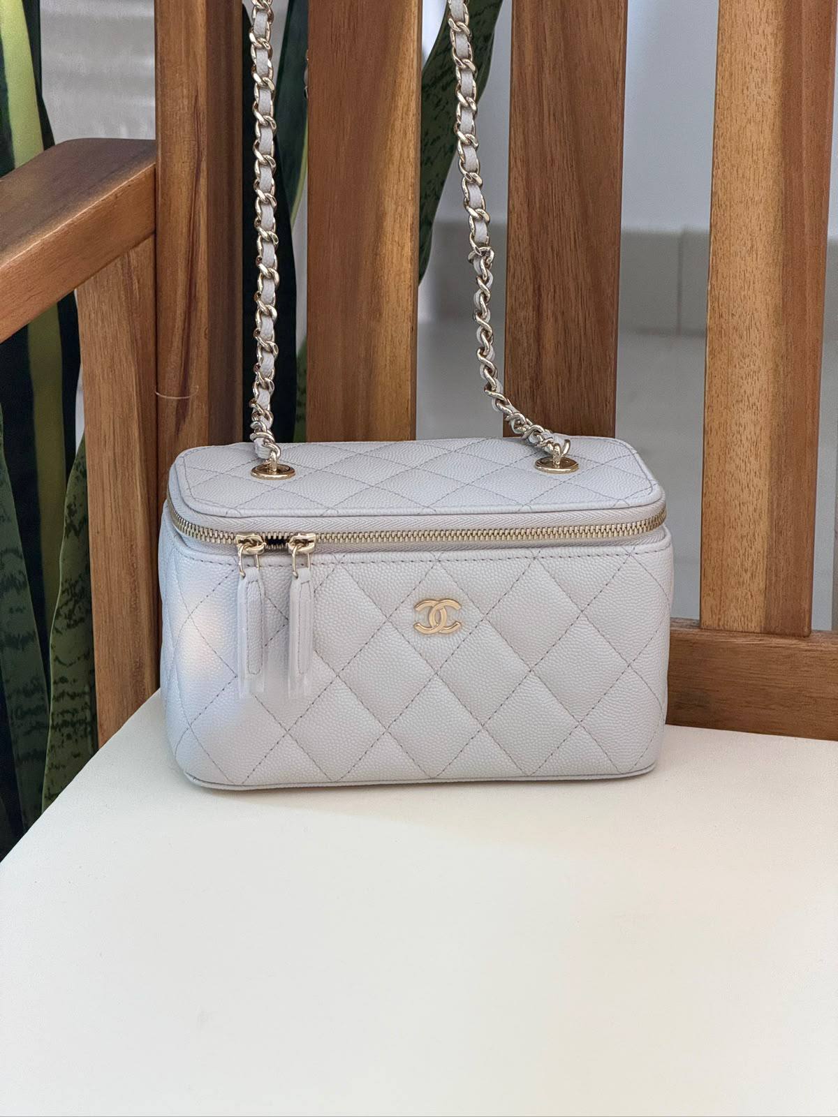 CHANEL 
Super Master Quality ⚡️
Original Packing 🎁
Size 17Cm📏
For Price 👇 WhatsApp✅
0568585901 
0507557372
0552275751 Owner Zain 👌

Zain321
♥️♥️♥️